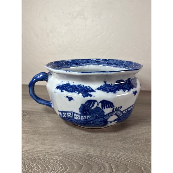 Vintage, Ironstone, Variant Blue Willow, Invalid-Adult Chamber Pot 11inx9inx6in - Picture 1 of 9